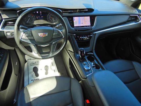 Used 2023 Cadillac XT5 Premium Luxury w/ Technology Package AWD/4WD image 5