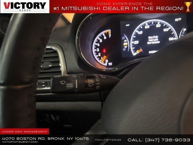 Used 2021 Jeep Grand Cherokee Laredo AWD/4WD image 39