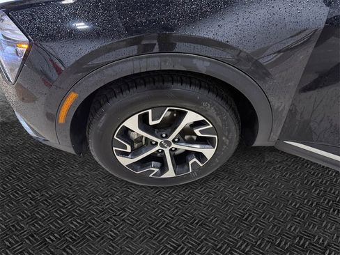 Certified 2023 Kia Sportage EX image 11