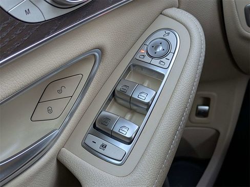 Used 2020 Mercedes-Benz C 300 Sedan image 23