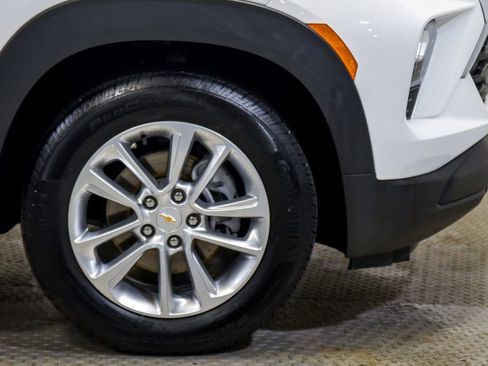 Used 2025 Chevrolet TrailBlazer LS FWD image 15