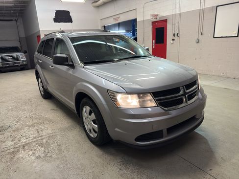 Used 2018 Dodge Journey SE w/ Popular Equipment Group image 1