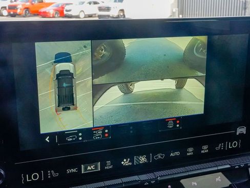 Used 2025 GMC Hummer EV 2X w/ Extreme Off-Road Package image 44