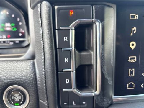 Used 2022 GMC Yukon XL Denali AWD/4WD image 30