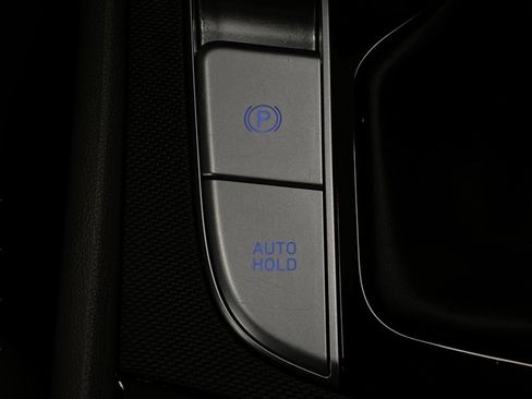 Certified 2025 Hyundai Elantra SEL image 28