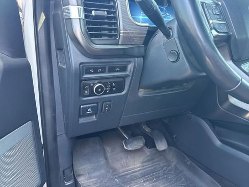 Used 2023 Ford F150 Platinum w/ Equipment Group 701A High image 8