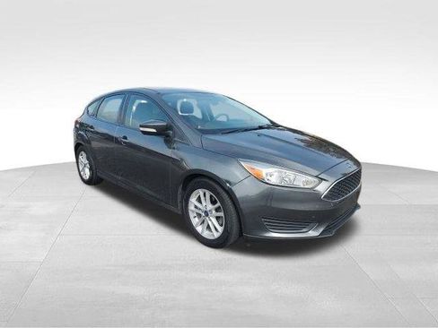 Used 2016 Ford Focus SE image 4