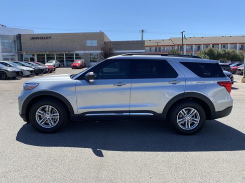 Used 2020 Ford Explorer XLT w/ Equipment Group 202A AWD/4WD image 45