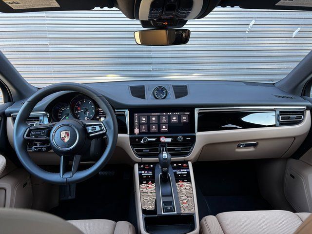 Certified 2026 Porsche Macan AWD/4WD image 13