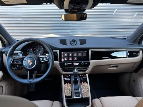 Certified 2026 Porsche Macan AWD/4WD image 13