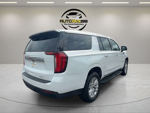 Used 2023 GMC Yukon XL SLT w/ SLT Luxury Package RWD image 7
