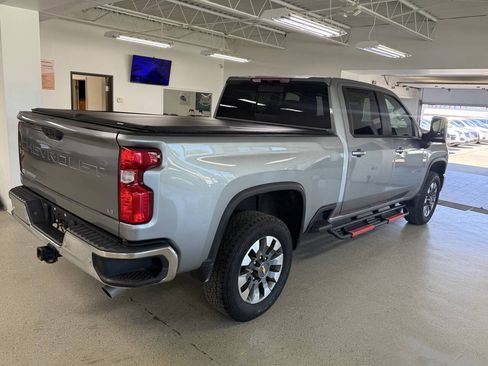 Used 2024 Chevrolet Silverado 2500 LT w/ All Star Edition AWD/4WD image 9