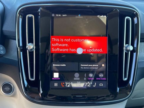 New 2026 Volvo XC40 B5 Ultra w/ Climate Package image 22