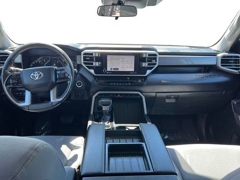 Used 2022 Toyota Tundra SR5 w/ SR5 Convenience Package AWD/4WD image 14