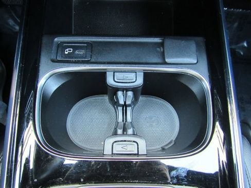 Used 2022 Mercedes-Benz GLA 250 4MATIC w/ Premium Package Lite image 49