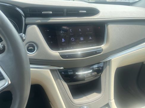 Used 2023 Cadillac XT5 Premium Luxury w/ Technology Package AWD/4WD image 19