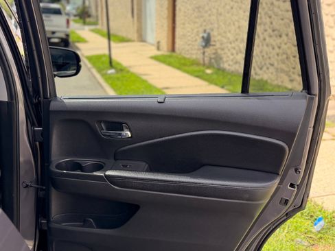 Used 2020 Honda Pilot Elite image 21