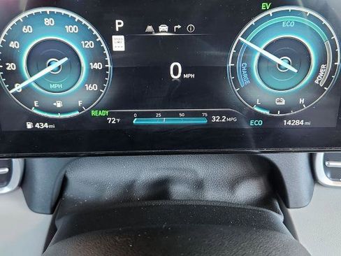 Used 2025 Hyundai Elantra Limited image 27