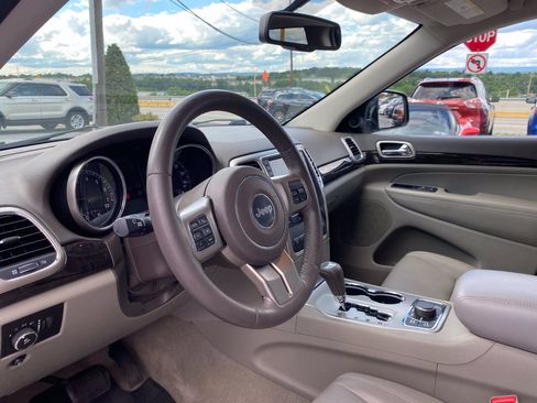Used 2013 Jeep Grand Cherokee Laredo AWD/4WD image 11