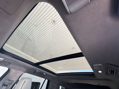 Certified 2021 Cadillac Escalade Premium Luxury Platinum AWD/4WD image 19