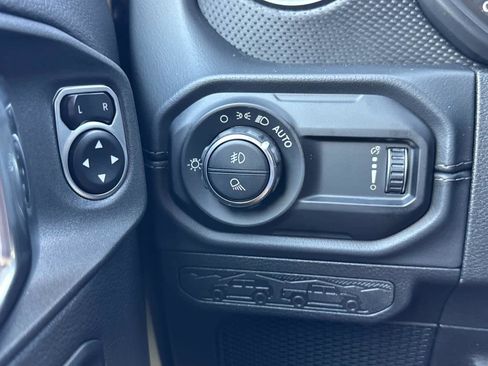 New 2025 Jeep Gladiator Rubicon image 13