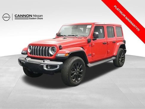 Used 2025 Jeep Wrangler Unlimited Sahara image 1