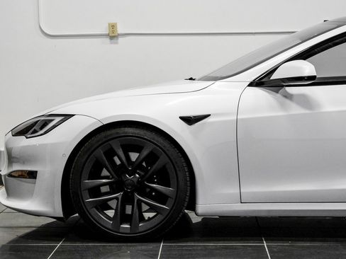 Used 2023 Tesla Model S Base image 18