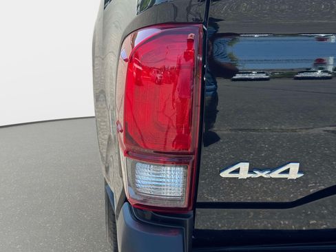 Certified 2023 Toyota Tacoma SR AWD/4WD image 9