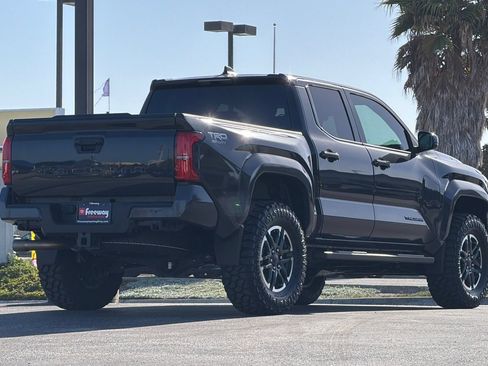 Used 2024 Toyota Tacoma TRD Sport RWD image 5