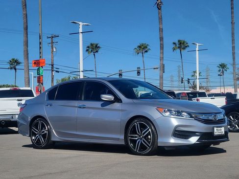 Used 2017 Honda Accord Sport image 32