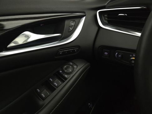 Used 2021 Buick Enclave Avenir w/ Avenir Technology Package image 35