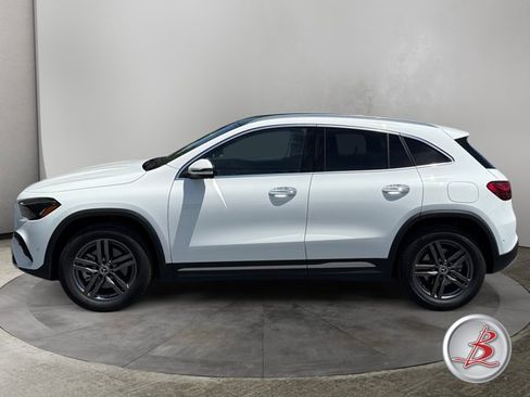 Used 2025 Mercedes-Benz GLA 250 4MATIC image 4