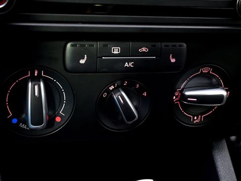Used 2017 Volkswagen Jetta SE FWD image 29
