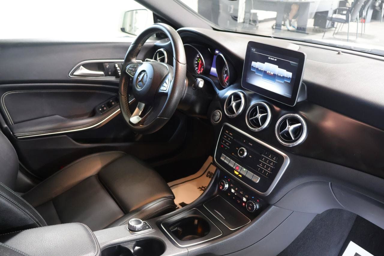 Used 2018 Mercedes-Benz CLA 250 4MATIC image 31