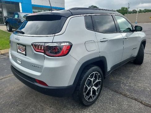 Used 2025 Jeep Compass Limited AWD/4WD image 14