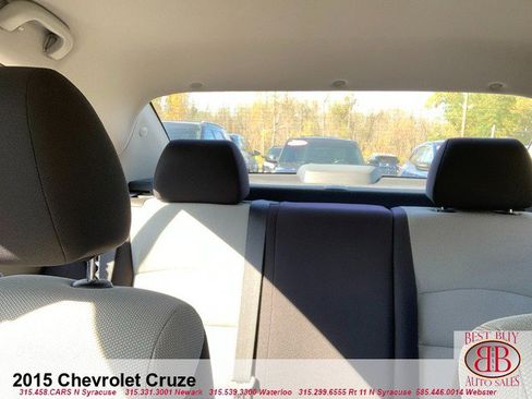 Used 2015 Chevrolet Cruze LS FWD image 11