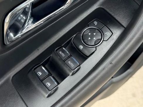 Used 2019 Ford Taurus Limited image 13