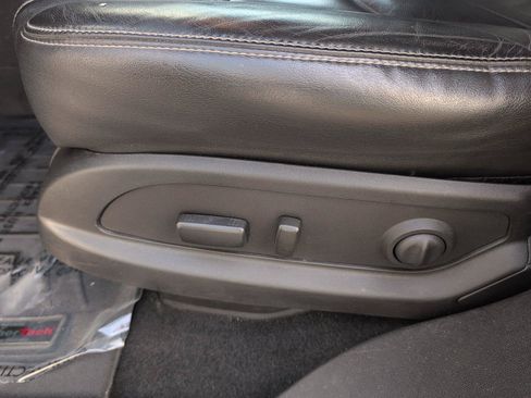 Used 2015 Chevrolet Traverse LT w/ LPO, 'HIT The Road' Package FWD image 13