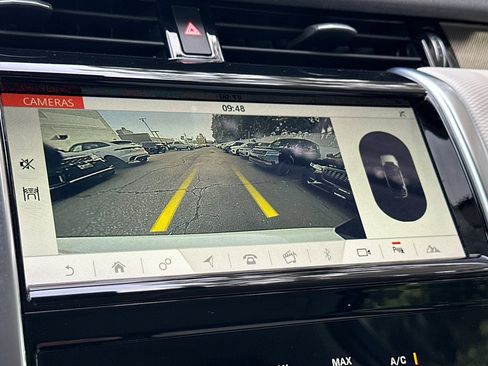 Used 2020 Land Rover Discovery Sport SE R-Dynamic image 22