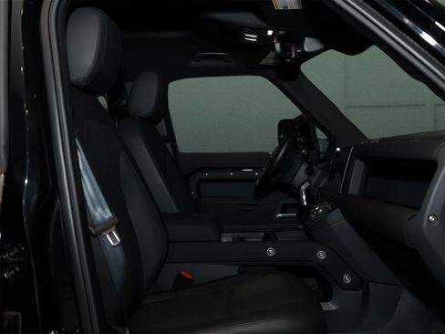 Used 2023 Land Rover Defender 110 X-Dynamic SE image 16