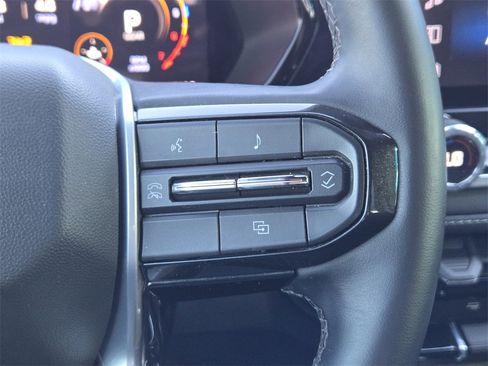 Used 2024 Chevrolet Colorado LT w/ LT Convenience Package II image 24