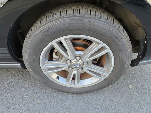 Used 2011 Ford Mustang Premium w/ Comfort Pkg image 9