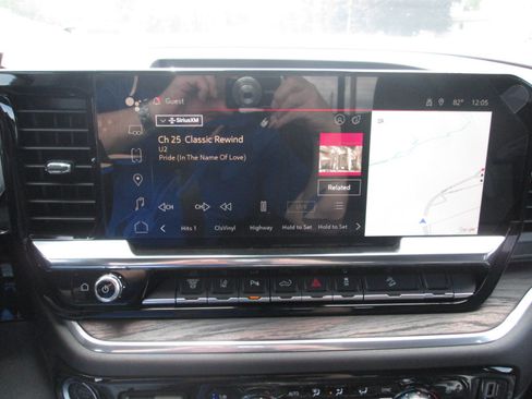 New 2025 GMC Sierra 2500 SLT w/ SLT Premium Package image 18