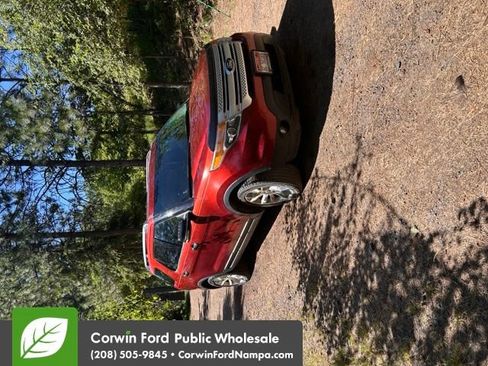 Used 2014 Ford Explorer XLT w/ Equipment Group 202A AWD/4WD image 1