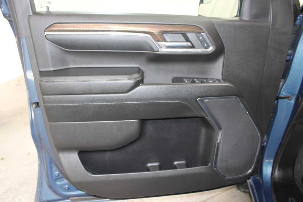 Used 2024 Chevrolet Silverado 1500 LT AWD/4WD image 30