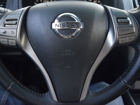 Used 2015 Nissan Altima 2.5 SV w/ Convenience Package FWD image 13