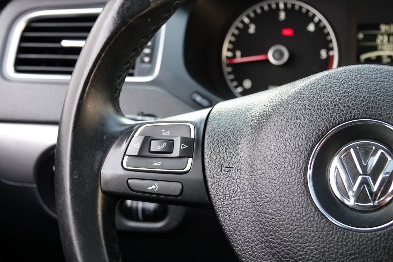 Used 2014 Volkswagen Jetta TDI FWD image 69