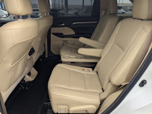 Used 2018 Toyota Highlander Limited Platinum AWD/4WD image 8