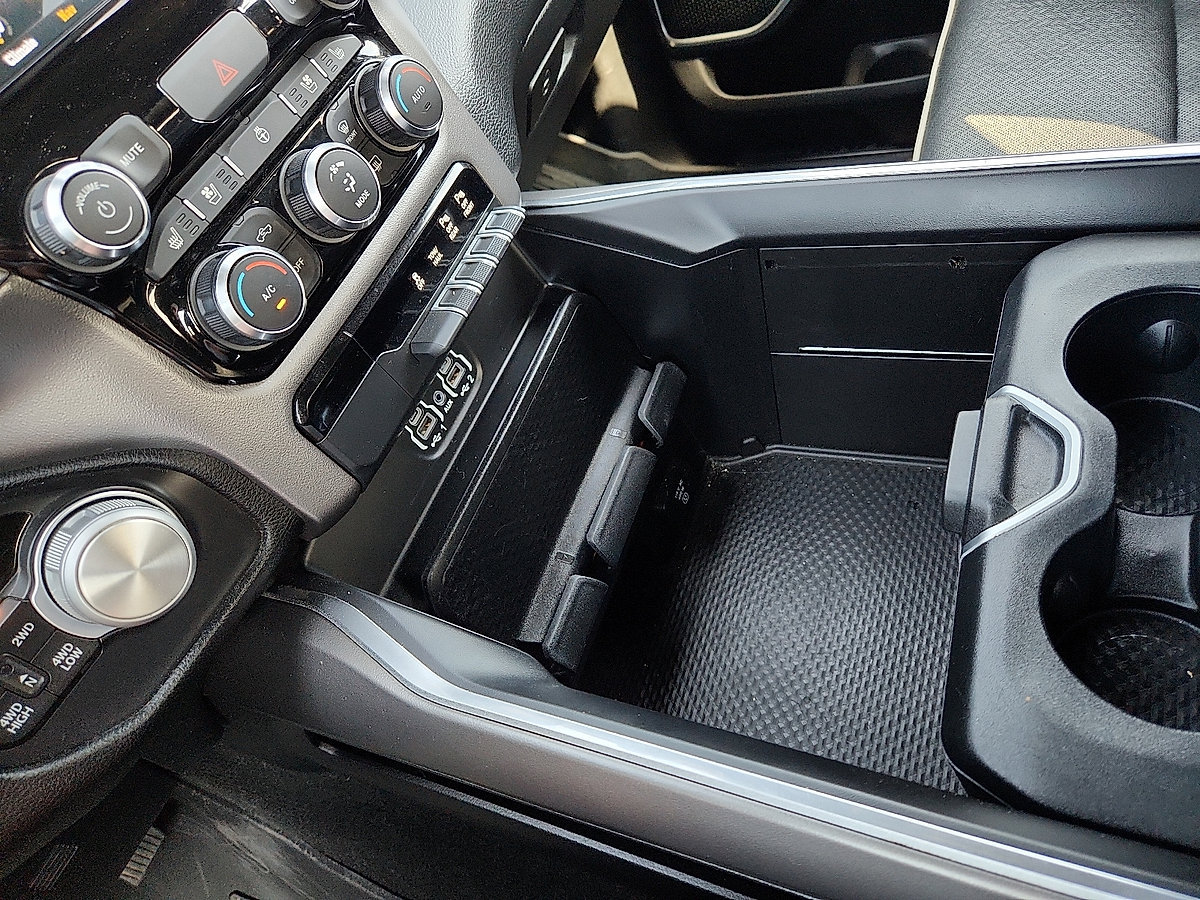 Used 2020 RAM 1500 Laramie w/ Sport Appearance Package AWD/4WD image 12