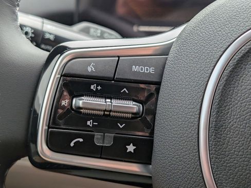 Used 2025 Kia Sorento S image 27